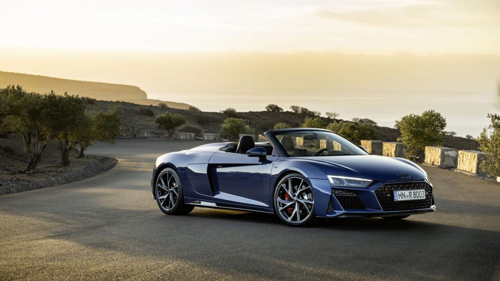 Gillette and Audi Revolut F1 Team drop a 2,500-set razor in Hong Kong