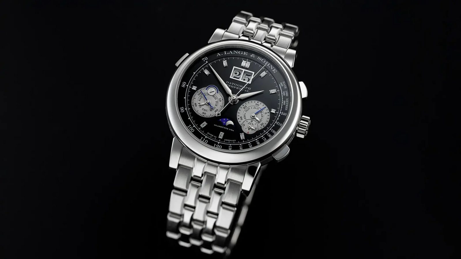 A. Lange & Söhne revives the full-platinum bracelet on a 50-piece Datograph Perpetual
