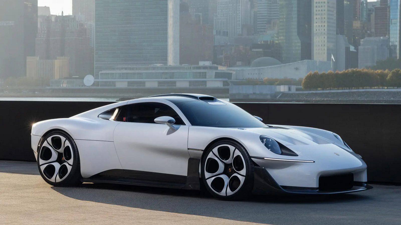 Porsche reveals the Mission S, a mid-engined supercar concept above the 911