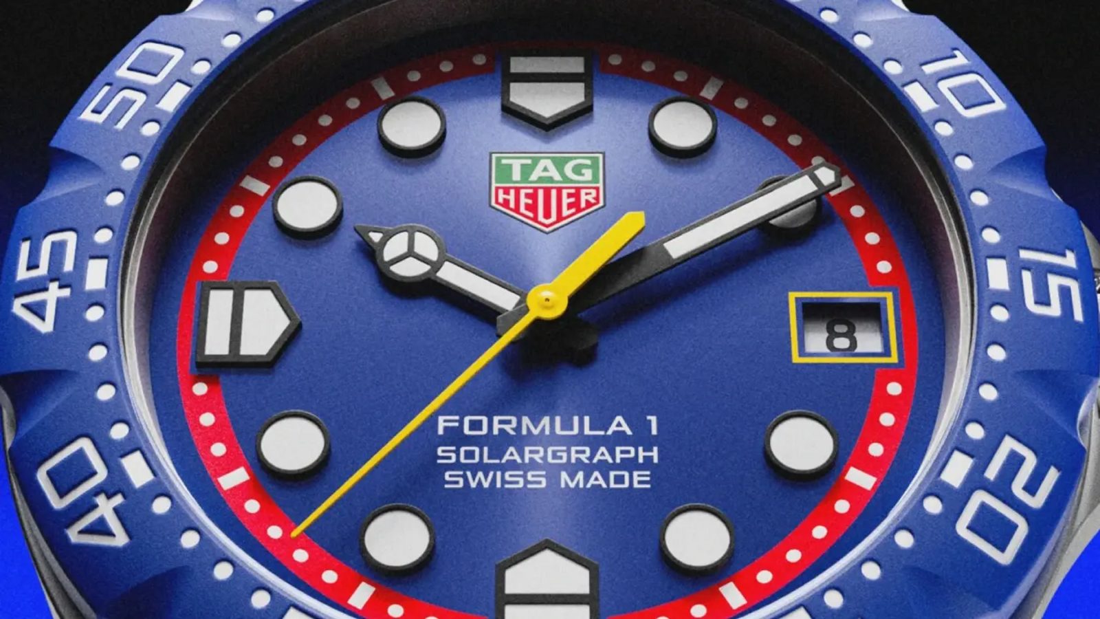 TAG Heuer marks 10 years with Oracle Red Bull Racing on a 38mm Solargraph